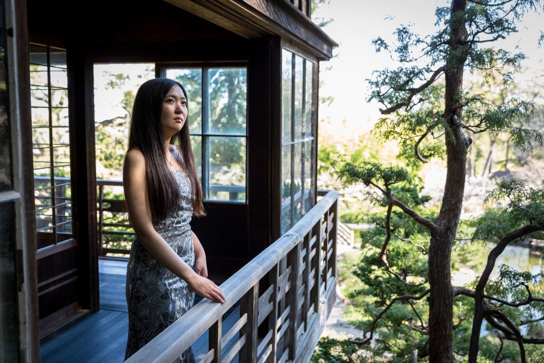 Akina Yura - Discovering Shishido